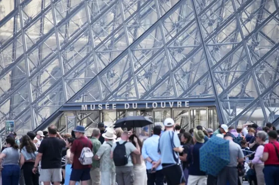 Trabajadores del Louvre realizaron una huelga por las pésimas condiciones laborales