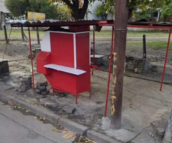 Se muda el emblemático puesto de papas con queso de Belgrano y Siria