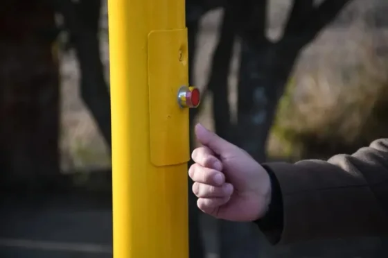 Instalaron un semáforo peatonal con botón en San Luis