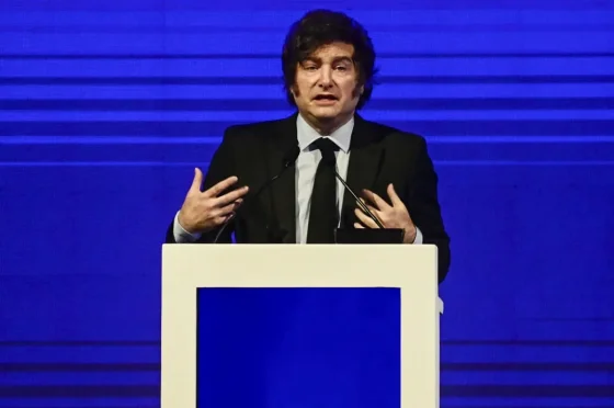 El Gobierno convocó a los gobernadores para una vigilia por el 9 de julio