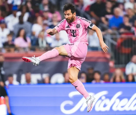 Con un doblete de Messi, el Inter Miami ganó 2 a 1 al New England Revolution