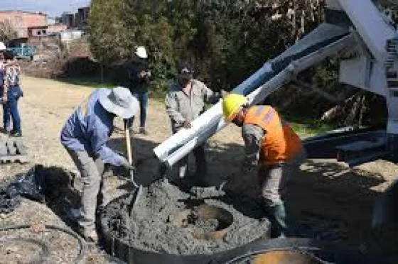 Barrio El Carmen: avanza la obra de la nueva conexión cloacal