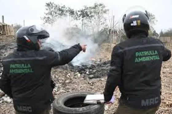 Asentamiento La Laguna: multaron a un hombre que prendió fuego en un descampado