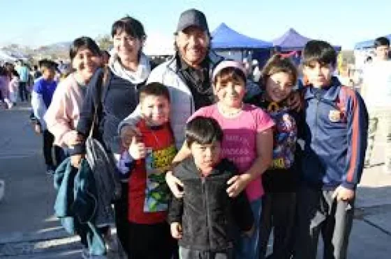 El gobernador celebró el Día de la Niñez junto a miles de familias en el Parque del Bicentenario
