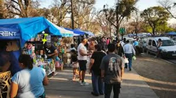 Miles de personas disfrutaron de la Feria del Milagro en el parque San Martín