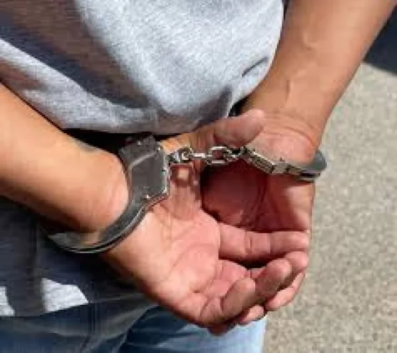 Detienen a dos personas por atentar contra un hombre en un hotel alojamiento