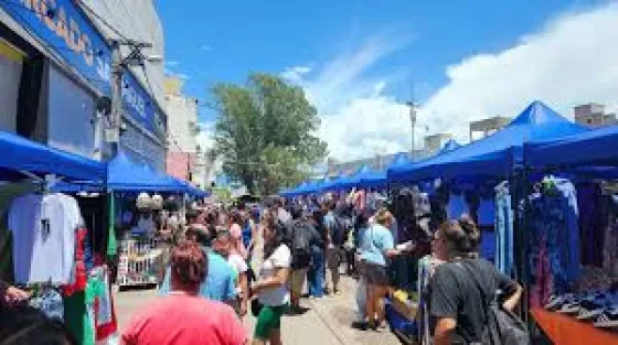 Con éxito, se desarrolló la 1ra feria navideña del mercado San Miguel