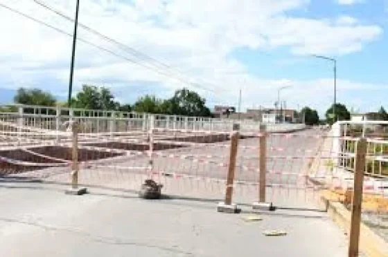 Clausuran el puente de Santa Lucía para analizar riesgos estructurales