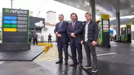 El gobernador Sáenz y el CEO de YPF inauguraron en Salta la primera RefiPlus del país