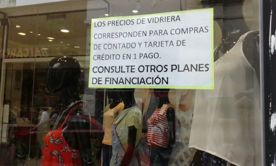 #PreciosTransparentes: En vidrieras salteñas predominan los carteles de “consulte precios financiados”