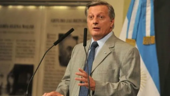 "Sólo 4 horas al día" de uso de PC y TV, es el consejo de Aranguren