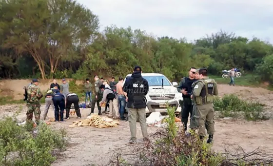 Incautaron 366 kilos de marihuana que pretendían ingresar al país