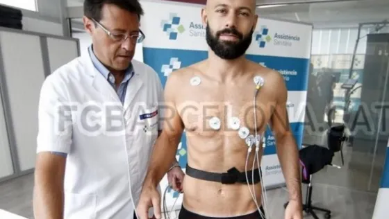 ¿Qué le pasa a Mascherano? Una imagen que sorprende