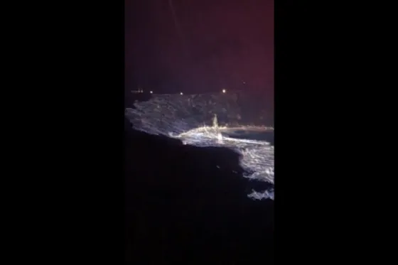 Bomberos se topan con un deslumbrante e inusual incendio. Video