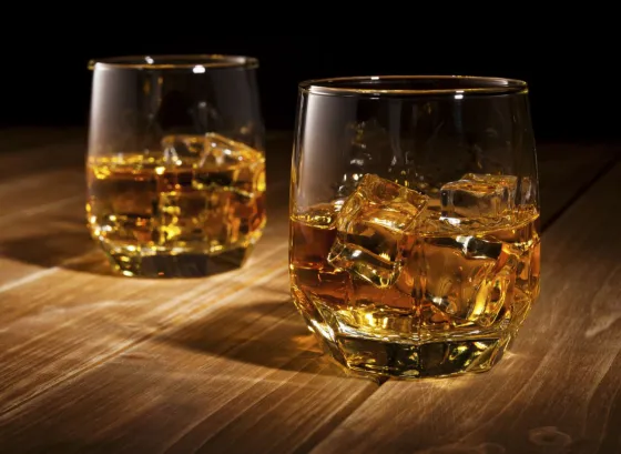 Crean un auto que funciona con whisky ¿Y la alcoholemia?