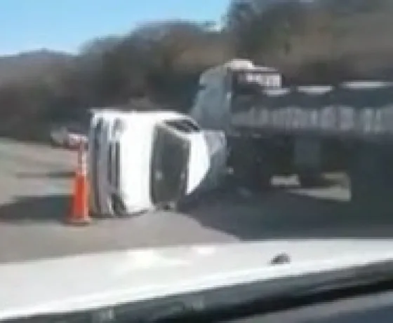 Volcó un auto en Ruta 9. Video