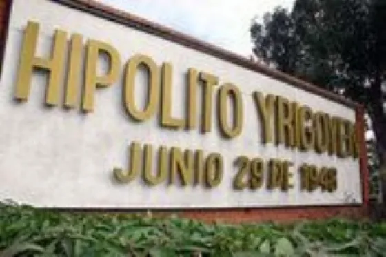 Hipolito Yrigoyen: Protesta de obreros y asamblea