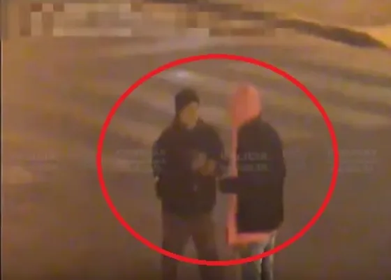 Lo quiso robar y terminaron a las piñas