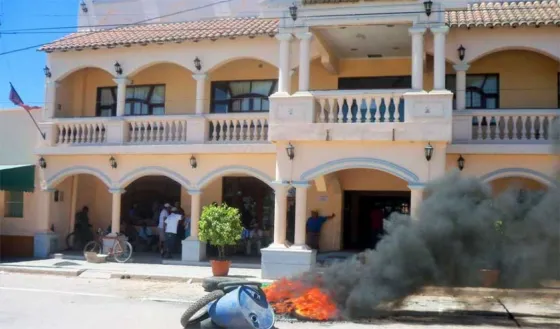En Colonia Santa Rosa tienen un presupuesto anual de 3 millones y con 2 millones pagan sueldos