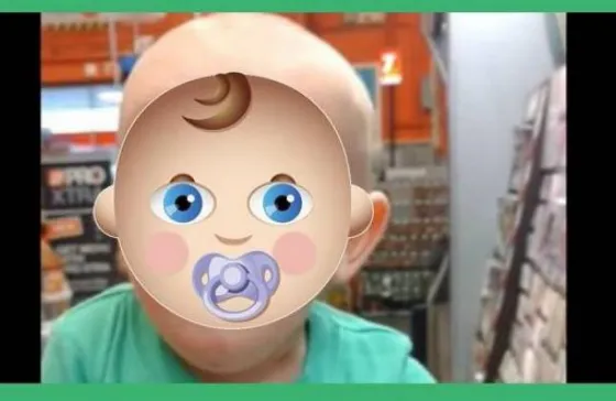 Las caras de este bebé hacen furor en las redes . Video