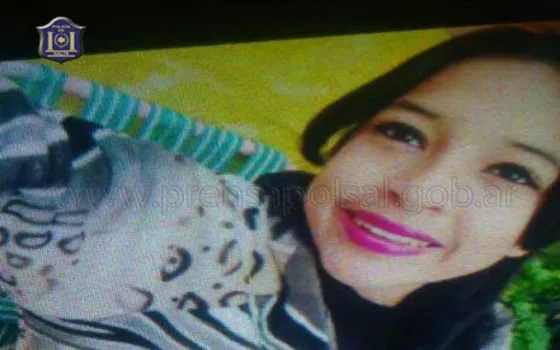 Familiares buscan a Karen