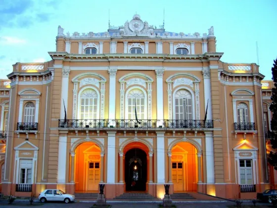 Fachada de la Legislatura Provincial