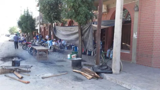 Salvador Mazza: Municipales llevan cinco días de paro