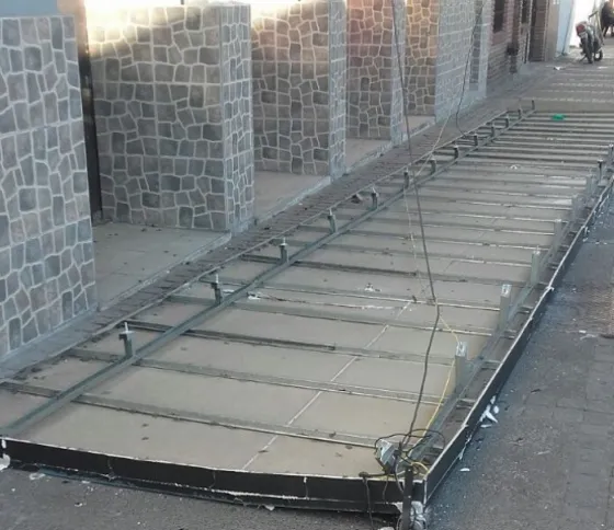 Se cayó parte de un techo en la Balcarce