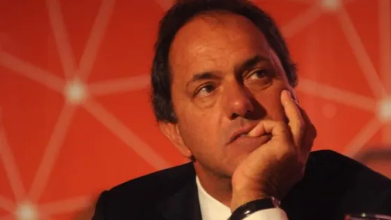 La caída de Scioli que se volvió viral. Video