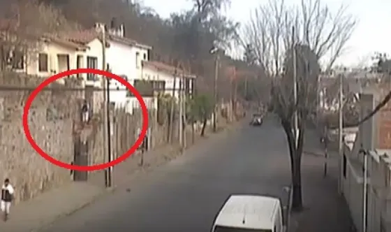 Intentaron robar una casa y les salió mal. Video