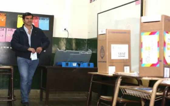 Urtubey defiende a capa y espada el voto electrónico