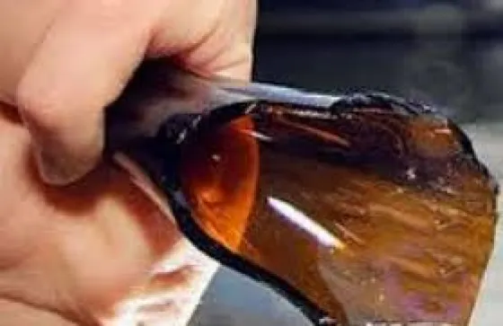 Casi degüella a su padrastro