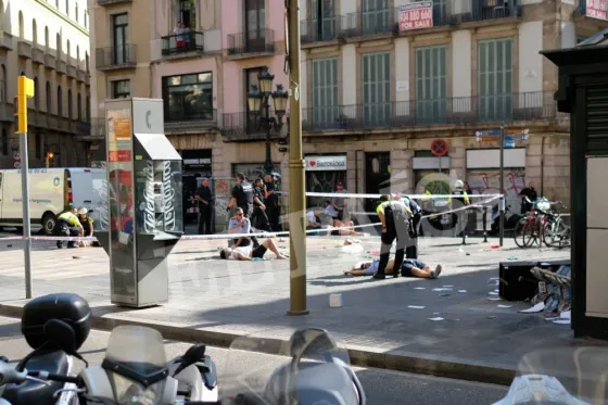 ATENTADO EN BARCELONA: 13 muertos y docenas de heridos