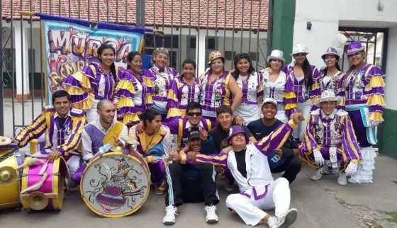 La murga “Rompiendo Esquemas” visitó nuestra radio