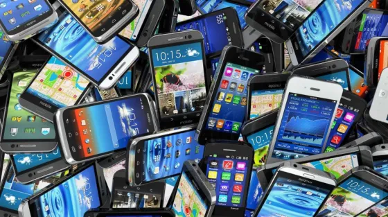 Otro aumento más: en septiembre suben los celulares, las prepagas y la luz