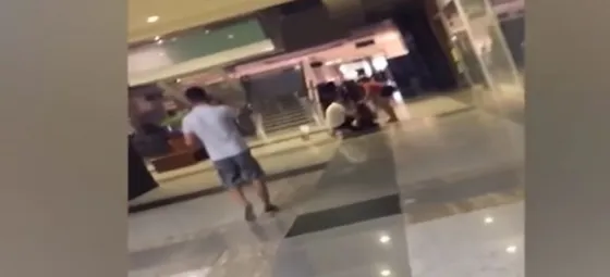 Vio una película de terror y terminó poseída. Video