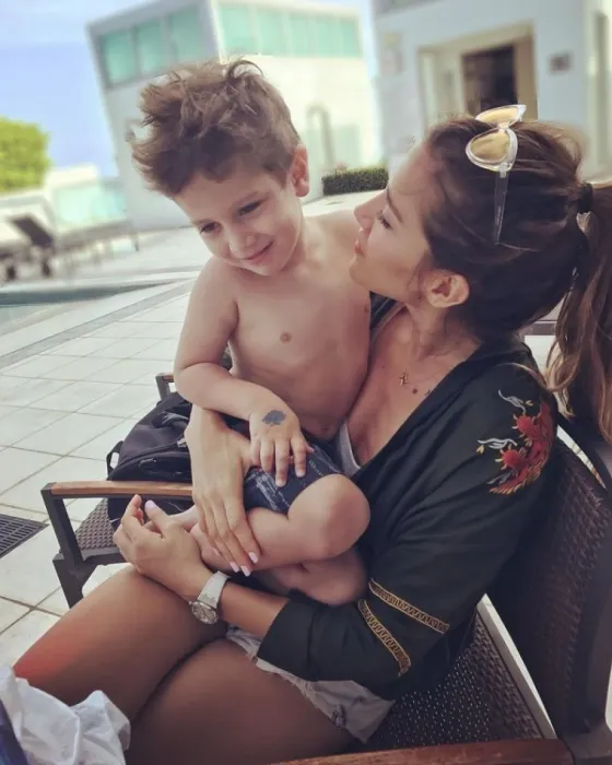 Se metieron con su hijo y Jimena Barón salió a contestar