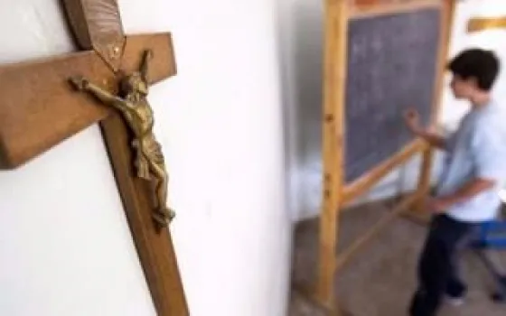 "Si el niño no se queda en la clase de religión católica, ¿qué clase de religión recibe?"