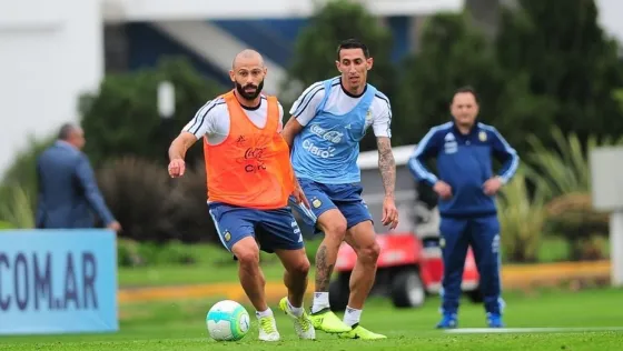 La selección entrenó de cara al partido de Uruguay y la duda es si jugará Mascherano