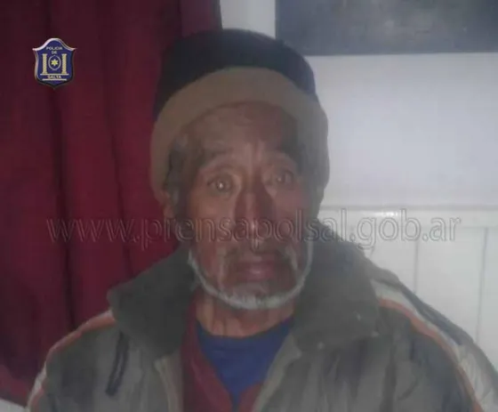 Buscan a familiares de un hombre mayor