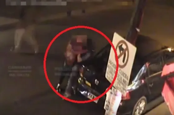 Dos mujeres a las piñas en pleno centro de la ciudad. Video