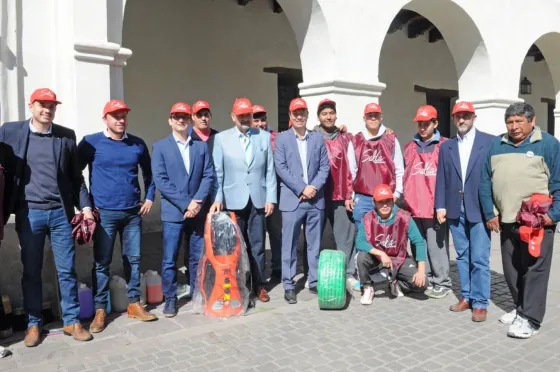 Área Metropolitana acusa a los frentistas de no limpiar