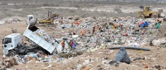 Empresas de contenedores pagarán menos por el uso del vertedero