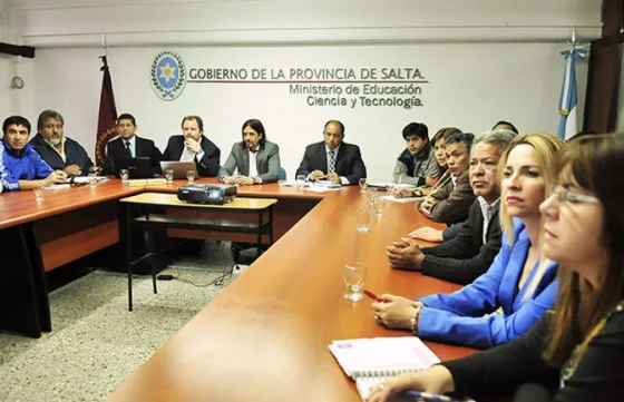 Paritarias docentes: El Gobierno ofreció apenas un 14% y en dos partes