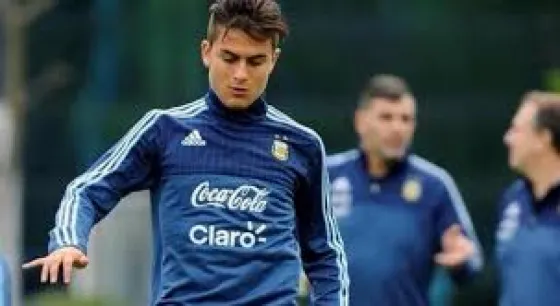 Dybala dijo que es difícil jugar con Messi
