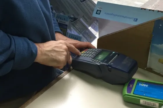 Dejaron sin efecto una multa por cobrar extra la carga virtual