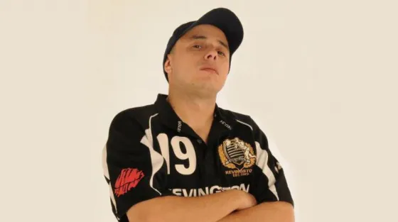 Hackean cuenta del Dipy con fotos gay. Mirá