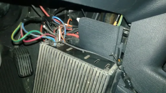 Destrozaron una camioneta de Tránsito 