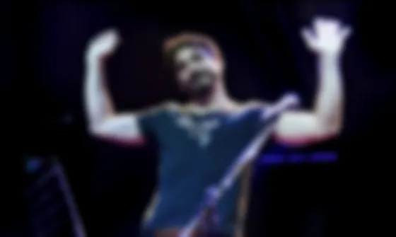 Denuncian por abuso sexual a famoso cantante argentino