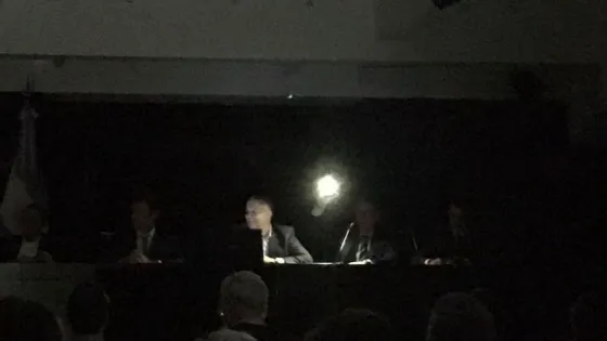 INSÓLITO: Se cortó la luz en plena licitación para llevar electricidad a la Puna.Video